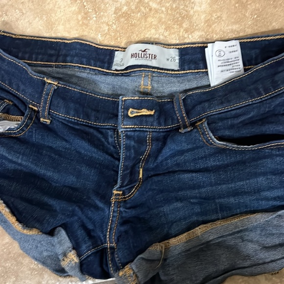 Hollisterr women’s shorts - Picture 3 of 3